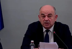Финансовият министър Георги Клисурски обещава защита от спекулаКъм момента на