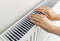 Директорът на топлофикационното дружество уточни че има леки смущения в