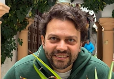 Режисьорът поставя класиката Комедия на тъмно на голяма сцена през