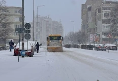 Според местната власт затрудненията с градския транспорт са временниДесет сантиметра