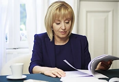 Бившият омбудсман призова за спиране на събирането на задълженияГражданската платформа