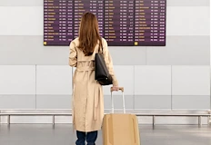 Заледявания и обилен сняг блокираха въздушния трафик в германската столицаВсички