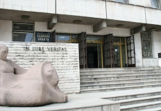 Царицата на мъченията и нейния помагач са обвинени за умъртвяване