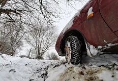 Мъжът е напуснал местопроизшествието пешаШофьор на лек автомобил ФолксвагенПасат катастрофира
