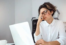 Хроничната умора не е личен провал а резултат от агресивна