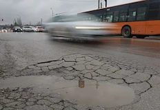 Ремонтът на ключовата отсечка е блокиран от ограничен бюджетПолитическата криза