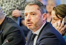 Бившият енергиен министър и депутат от 2009 година се оттегляДелян