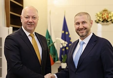Пиарът на ГЕРБ атакува хунтата ПП ДБ за масовата смяна на