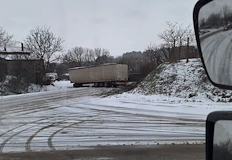 Инцидентът наложи екипи на Пътна полиция да пренасочат целия трафик