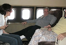 Документи разкриват срещи на емисаря на Епстийн с официални лица