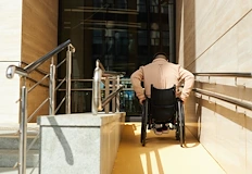 Програмата обещава достъпност но поставя ниски финансови лимити и тежки