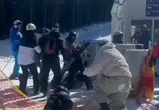 Бащата на потърпевшия е приет в болница със счупвания на