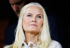 Норвежката престолонаследничка призна че е проявила лоша преценкаНови документи от