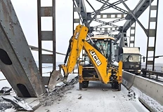 Работата в 320 метровия участък се извършва без спиране на