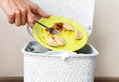 Българите изхвърлят по 41 килограма храна годишноВсеки българин изхвърля средно