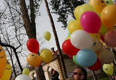 Деца влизат в ролята на лекари в градската библиотекаОбщина Русе