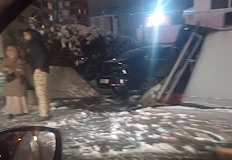 Снимки в социалните мрежи показват материалните щети по сградата Черен