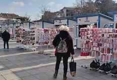 Наемите за павилионите на мартенския базар скочиха двойно без подобрение