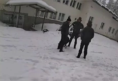 Липсващ кемпер и прощално писмо насочват към нова следаДокато в