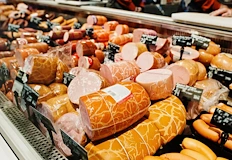 Ежедневната консумация на колбаси увеличава риска от рак със 18