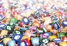 Властите обмислят и пълна забрана на социални мрежи за деца