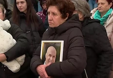 Близки на жертвата излязоха на протест срещу решението за домашен