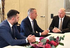 Росен Желязков и Георг Георгиев разговаряха с Николай Младенов в