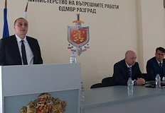 Досегашният директор Диян Симеонов продължава работа като негов заместникЗаместник министърът на
