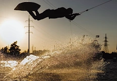 Новият закон въвежда регистрация и застраховки за опасни забавленияПарламентът прие