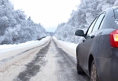Температурна инверсия превръща пътищата в ледена пързалка очакват се и