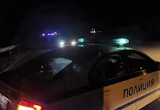 Шофьорът и 22 годишната му спътничка са пострадали при инцидентаТежка