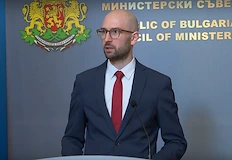 Първоначалният бюджет скача заради паравани и бюлетиниСметката за предстоящите предсрочни