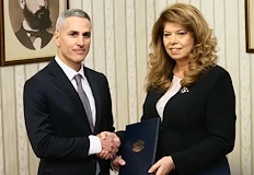 Илияна Йотова чака имената на министрите за да подпише указите