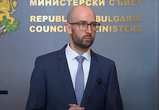 Правителството обвърза парите за държавата с искане за мандат по
