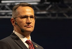 Според политика службите създават психоза за да скрият липсата на