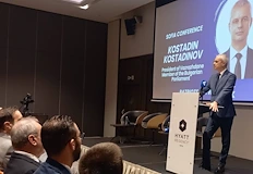 Според председателя на Възраждане липсата на пари не е причина