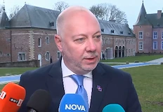 Премиерът в оставка призова от Брюксел да не се налага