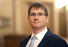 Депутатът от Възраждане иска ограничаване на веригите по примера на