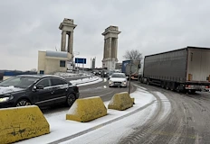 Автомобилите ще изчакват на място между 11 00 и 14 00 часа