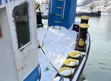 Дунав край Русе, Мартен и Ряхово остава под наблюдение след инцидента с нефт