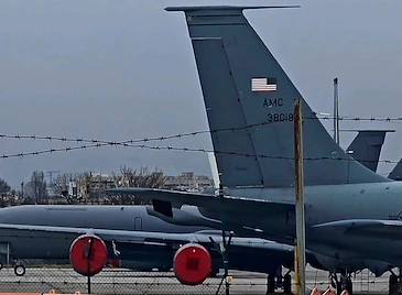 Правителството превръща летище София във военна база през нощта