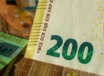 БНБ публикува правилата за плащане с едри евробанкноти