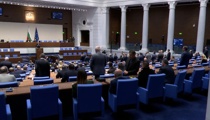 Опозицията обвини мнозинството в натиск отвън Опозицията обвини мнозинството в натиск отвън