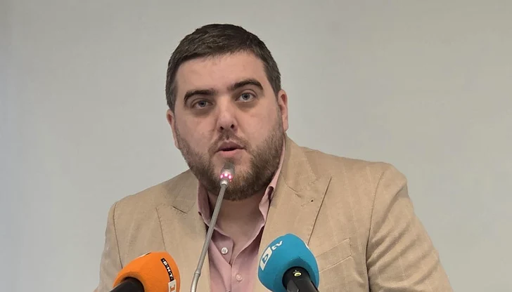 Главният икономист на КНСБ смеси икономиката с културните войни в остра позиция Главният икономист на КНСБ смеси икономиката с културните войни в остра позиция