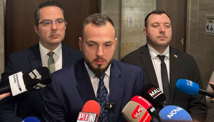 От "Възраждане" предупреждават за финансови рискове пред бъдещите пенсионери От "Възраждане" предупреждават за финансови рискове пред бъдещите пенсионери