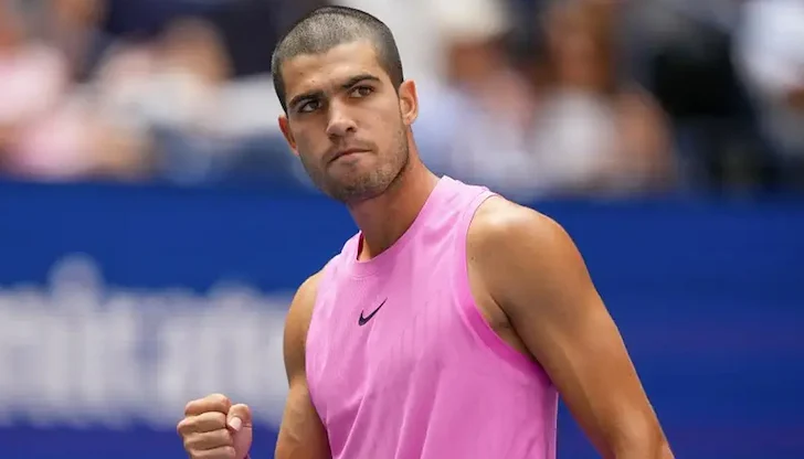 Испанецът спечели финала за по-малко от час Испанецът спечели финала за по-малко от час