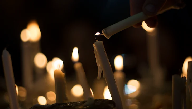 Църковният канон се преплита с народните обичаи Църковният канон се преплита с народните обичаи