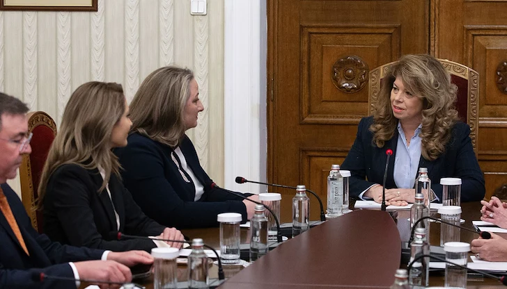 Деница Сачева: Няма да даваме оценки на потенциалните кандидати