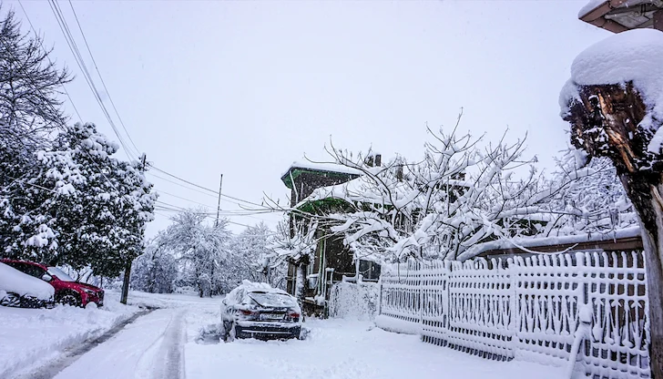 Температурите падат до минус 3 градуса, очакват се навявания през уикенда Температурите падат до минус 3 градуса, очакват се навявания през уикенда