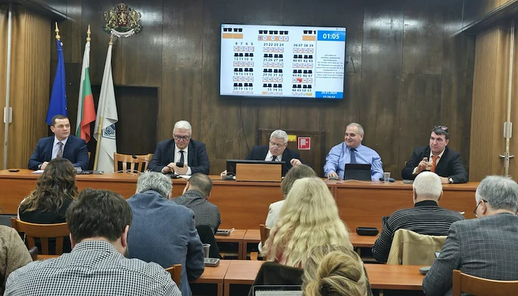 Съветниците одобриха кредити, разпродажба на имоти и заем за рибарска група Съветниците одобриха кредити, разпродажба на имоти и заем за рибарска група